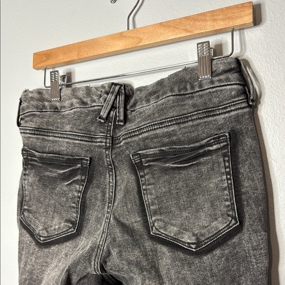 Good American Washed Black‎ Skinny Jeans - Picture 5 of 6
